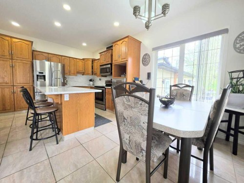 301 3 Avenue Ne, Slave Lake, AB - Indoor Photo Showing Dining Room