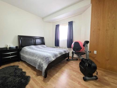 301 3 Avenue Ne, Slave Lake, AB - Indoor Photo Showing Bedroom