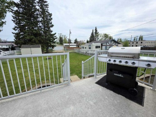 301 3 Avenue Ne, Slave Lake, AB - Outdoor