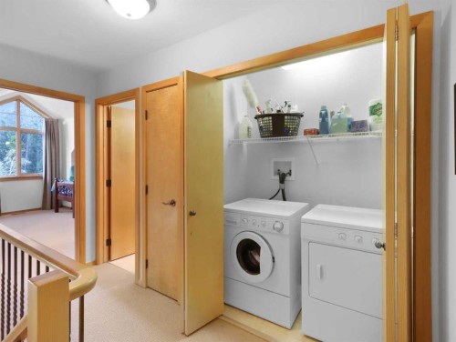 36-300 Eagle Terrace Road, Canmore, AB - Indoor Photo Showing Laundry Room
