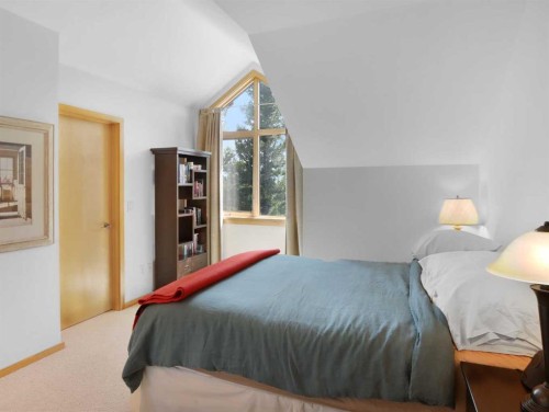 36-300 Eagle Terrace Road, Canmore, AB - Indoor Photo Showing Bedroom