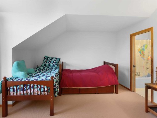 36-300 Eagle Terrace Road, Canmore, AB - Indoor Photo Showing Bedroom
