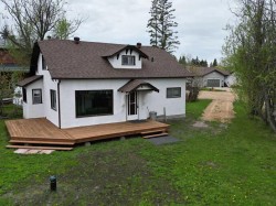 137 Sunrise Drive  South Baptiste, AB T9S 1R7