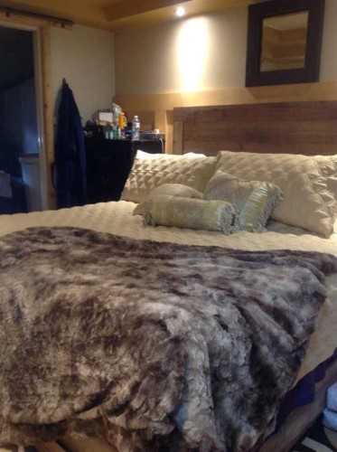 710 3 Avenue, Fox Creek, AB - Indoor Photo Showing Bedroom