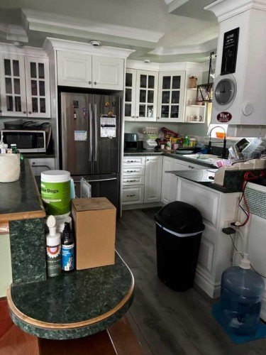 710 3 Avenue, Fox Creek, AB - Indoor Photo Showing Kitchen