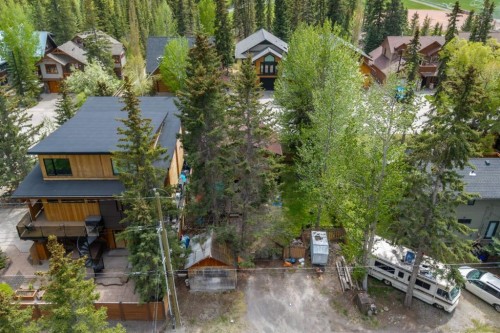 506 1St Street, Canmore, AB - Outdoor