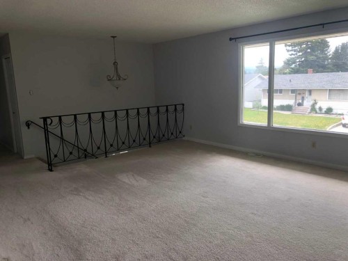 132 Lodgepole Drive, Hinton, AB - Indoor Photo Showing Other Room