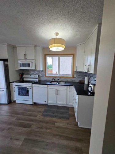 94 Harolds Hollow, Whitecourt, AB 
