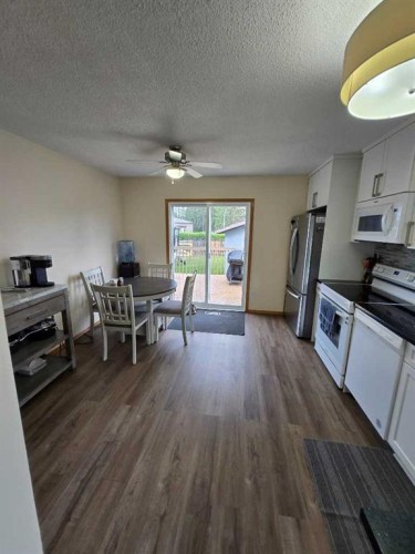 94 Harolds Hollow, Whitecourt, AB 