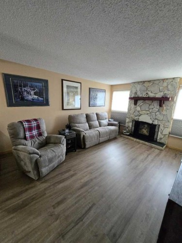 94 Harolds Hollow, Whitecourt, AB 