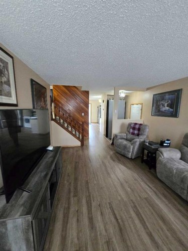 94 Harolds Hollow, Whitecourt, AB 