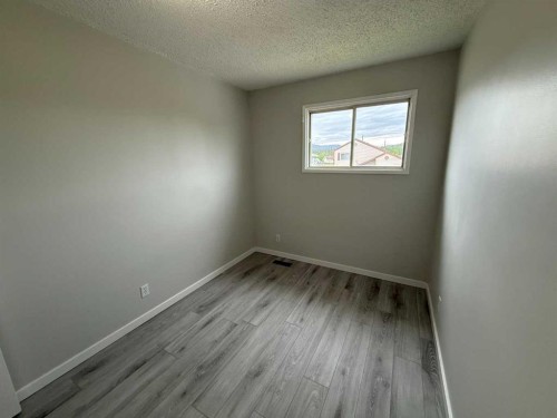 150 Sutherland Avenue, Hinton, AB - Indoor Photo Showing Other Room