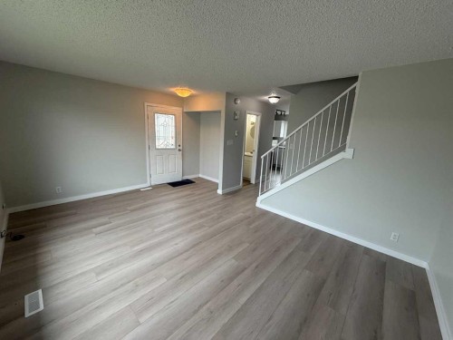 150 Sutherland Avenue, Hinton, AB - Indoor Photo Showing Other Room