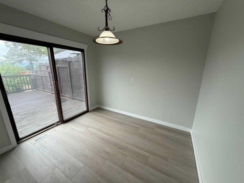 150 Sutherland Avenue, Hinton, AB - Indoor Photo Showing Other Room
