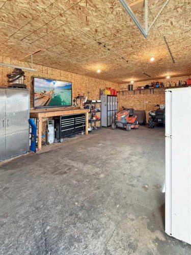 27 Keystone Place, Whitecourt, AB 
