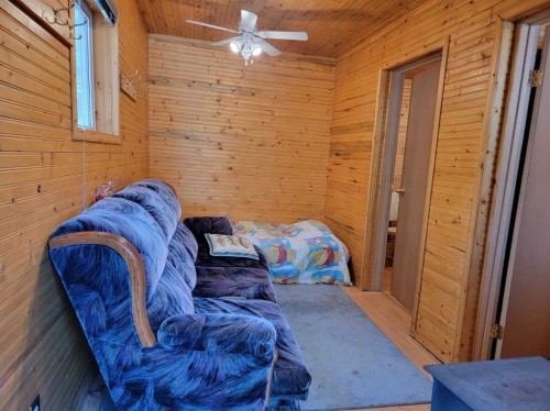 3252 Lake View Drive, Calling Lake, AB - Indoor Photo Showing Bedroom