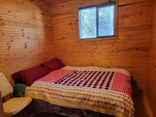 3252 Lake View Drive, Calling Lake, AB - Indoor Photo Showing Bedroom