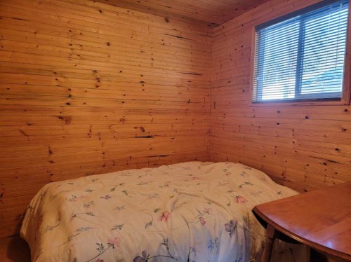 3252 Lake View Drive, Calling Lake, AB - Indoor Photo Showing Bedroom