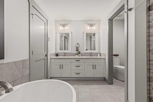 302-1105 Spring Creek Drive, Canmore, AB - Indoor Photo Showing Bathroom