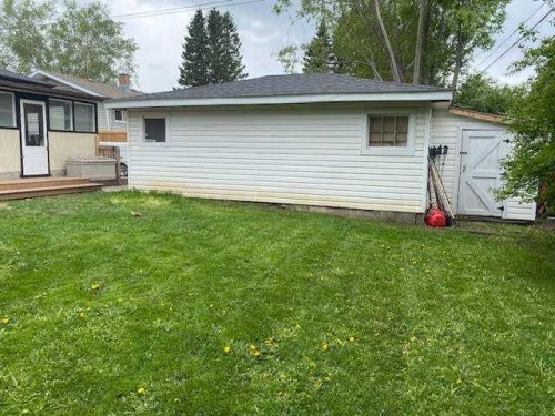 111 Willow Drive, Hinton, AB 