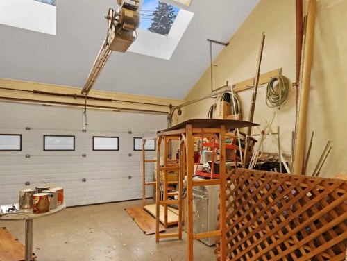 813 13Th Street, Canmore, AB - Indoor Photo Showing Garage