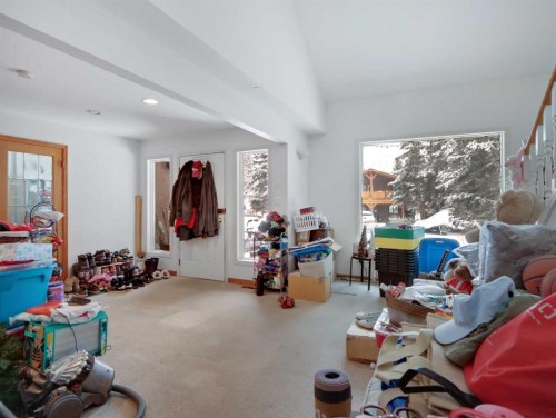 809 13 Street, Canmore, AB 