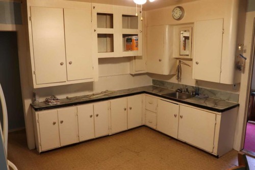 4618 6 Avenue, Edson, AB - Indoor Photo Showing Kitchen