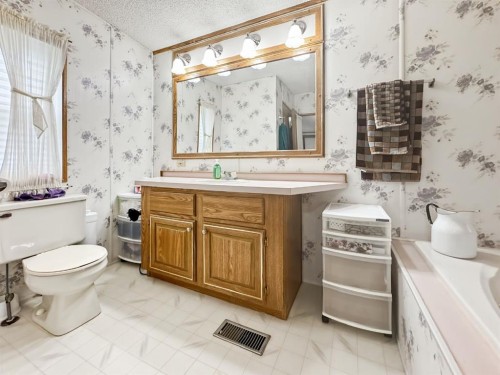 4524 47 Avenue, Mayerthorpe, AB 