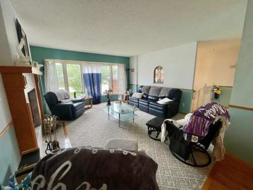 5909 11 Avenue, Edson, AB 