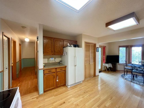5909 11 Avenue, Edson, AB 