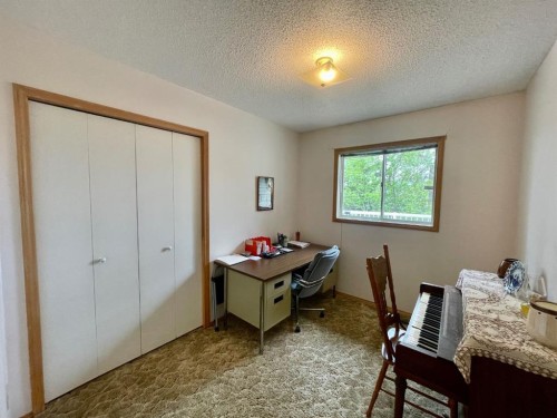 5909 11 Avenue, Edson, AB 
