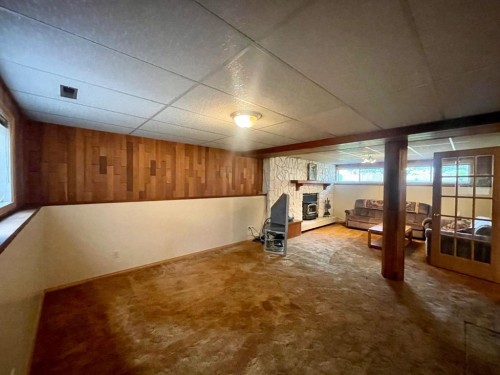 5909 11 Avenue, Edson, AB 
