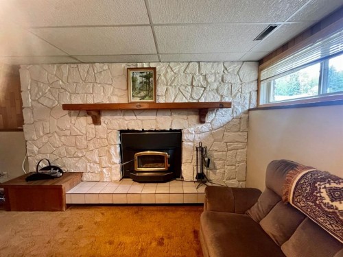 5909 11 Avenue, Edson, AB 