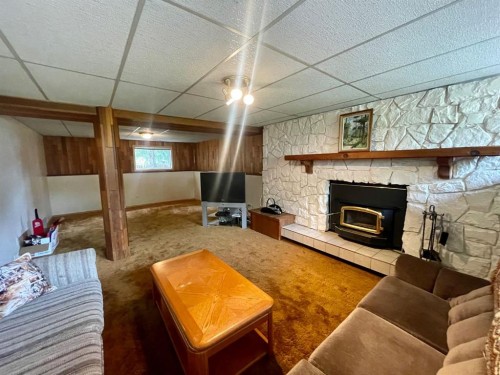 5909 11 Avenue, Edson, AB 