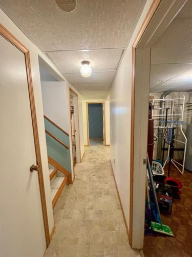 5909 11 Avenue, Edson, AB 