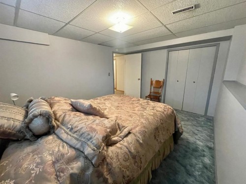 5909 11 Avenue, Edson, AB 
