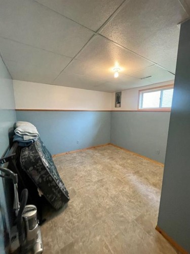 5909 11 Avenue, Edson, AB 