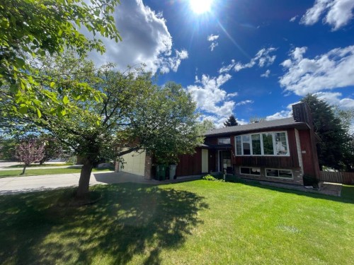 5909 11 Avenue, Edson, AB 
