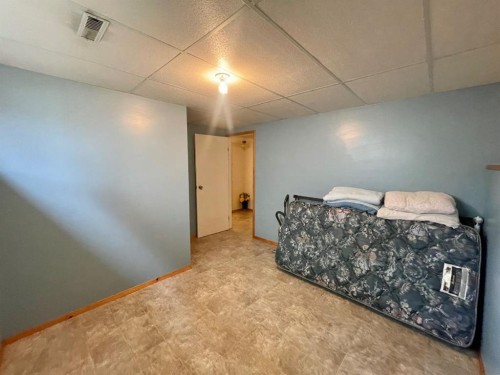 5909 11 Avenue, Edson, AB 