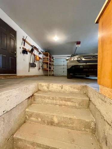 5909 11 Avenue, Edson, AB 