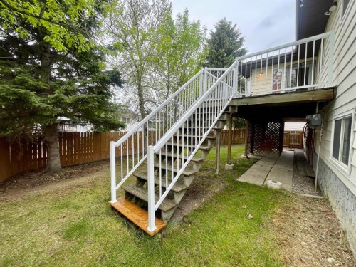 5909 11 Avenue, Edson, AB 