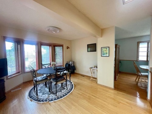 5909 11 Avenue, Edson, AB 