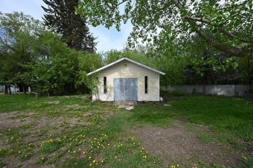 5002 52 Street, Colinton, AB 
