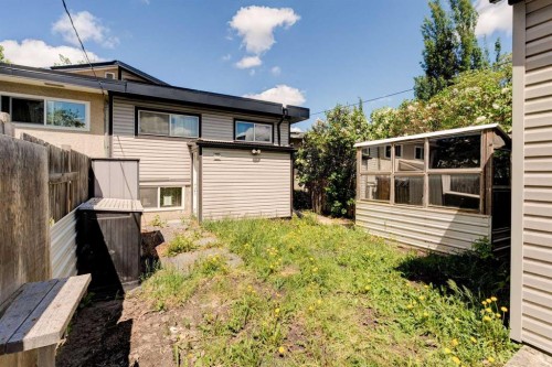 7417 35Th Avenue Nw, Calgary, AB - Outdoor With Exterior