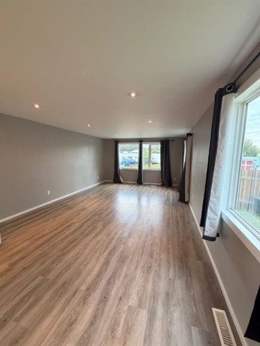5 Westview, Whitecourt, AB 