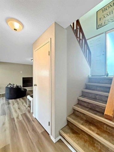 61 Blueberry Dive, Whitecourt, AB 