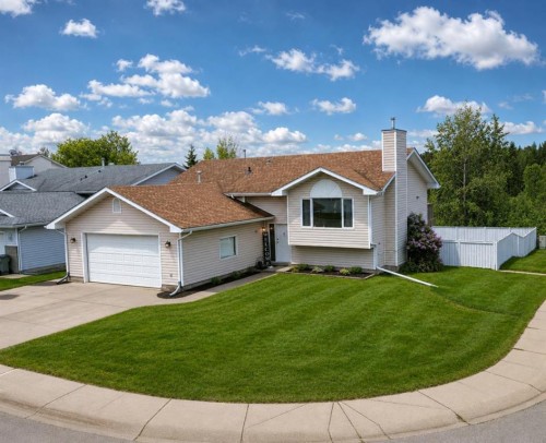 61 Blueberry Dive  Whitecourt, AB T7S 1R4