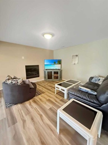 61 Blueberry Dive, Whitecourt, AB 