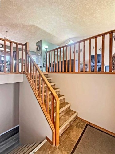 61 Blueberry Dive, Whitecourt, AB 
