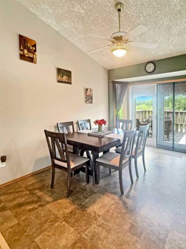 61 Blueberry Dive, Whitecourt, AB 